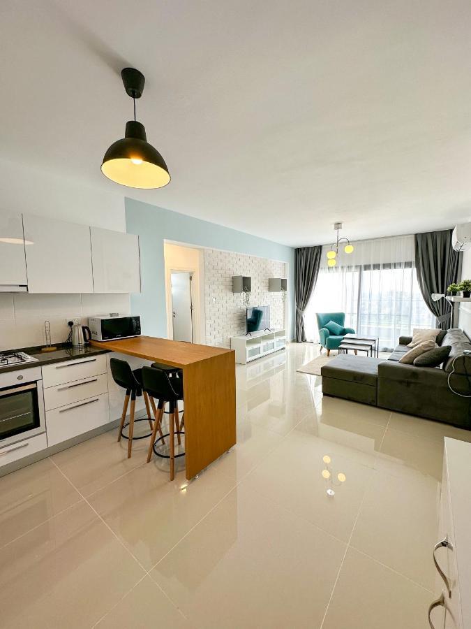 Luxury Sea View Two Bedroom Apartment In Caesar Resort & Spa, Long Beach Perivolia tou Trikomou Экстерьер фото