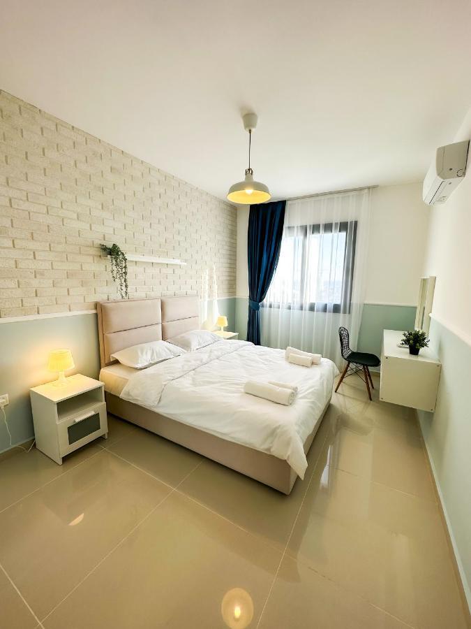 Luxury Sea View Two Bedroom Apartment In Caesar Resort & Spa, Long Beach Perivolia tou Trikomou Экстерьер фото